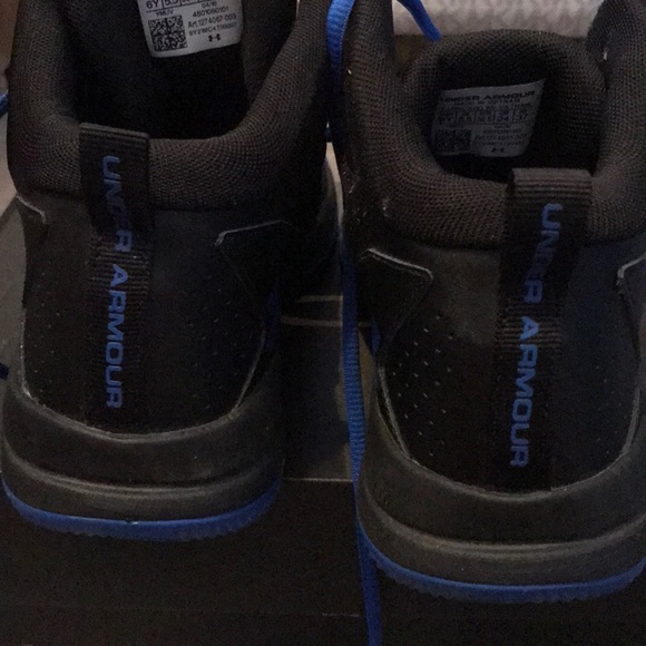 Under armor sneakers - Picture 5 of 5